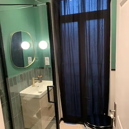 Terasse Avec Superbe Vue Sur Le Marche De *